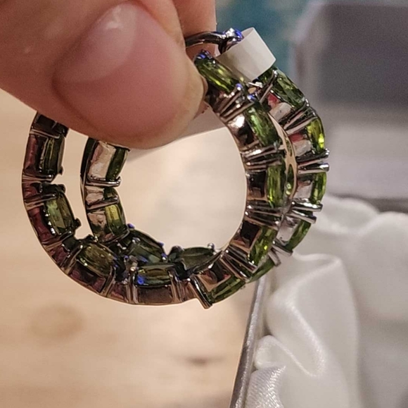 NWT genuine Peridot hoop  earrings - Picture 7 of 9